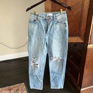 Zara Jeans light wash ripped size 2 great structure